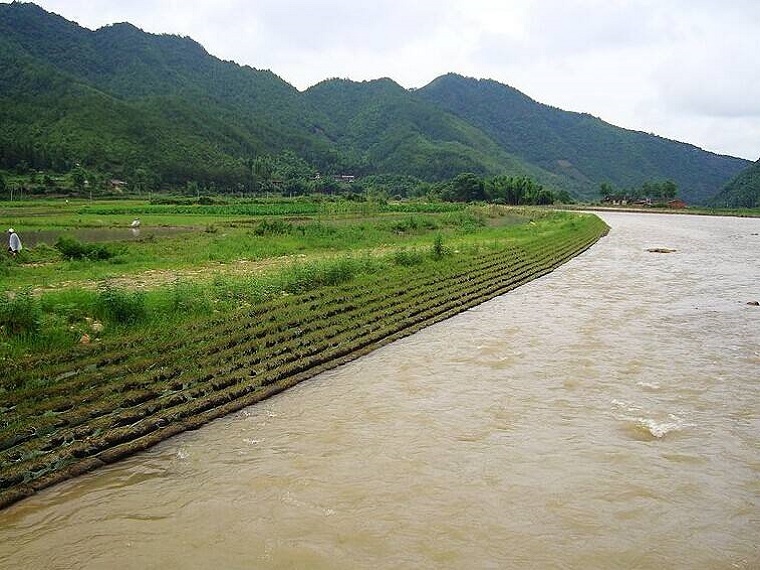 河道护坡整治资料下载-河道整治工程施工组织设计Word版（共75页）