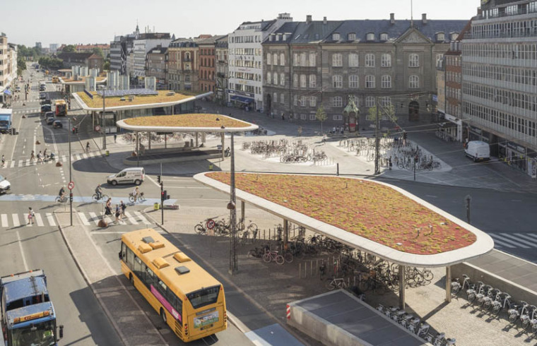 小区自行车停车装置资料下载-哥本哈根Nørreport 车站，打造城市便捷轻生活