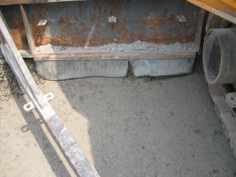 干挂水泥纤维加压板资料下载-水泥稳定碎石基层常见问题及整改/预防措施