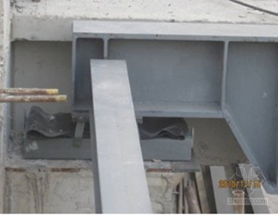 楼梯滑动支座论文资料下载-多层钢结构双向滑动支座安装工法