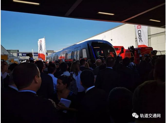 中国中车：新一代碳纤维地铁车辆全球发布！_10