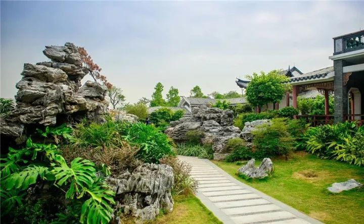 建筑造型与风水资料下载-“石”来运转 · 庭院置石的风水与艺术