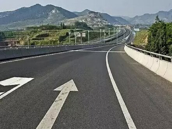 湖北公路收费资料下载-山西今年公路投资380亿元、湖北十巫高速最新动态、河北京秦高速.