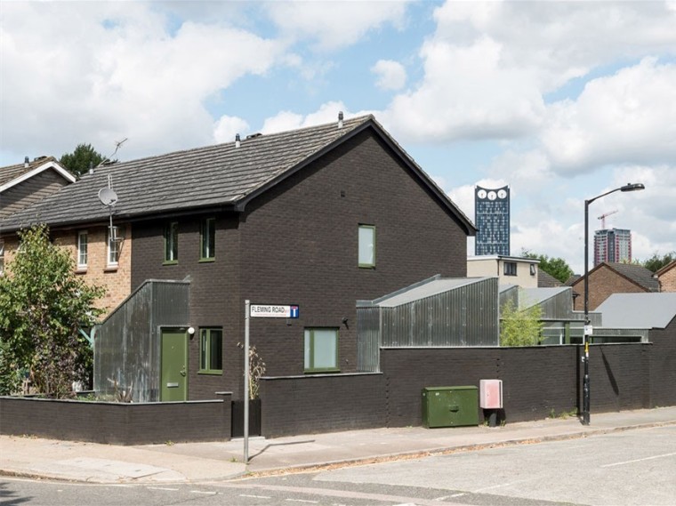 瑞典波纹铝住宅资料下载-英国Stego锯齿状的住宅