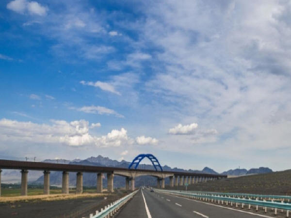 公路桥梁质量控制标准资料下载-公路桥梁过渡段施工技术探讨
