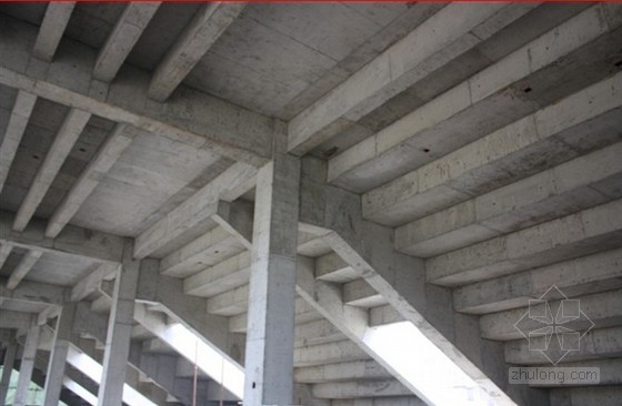 提高混凝土柱浇筑质量QC资料下载-[全国优秀QC]攻克梁、柱整体式浇筑技术难题(2012年)