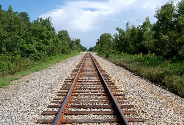 运营铁路下施工公路资料下载-下穿多股道/小半径铁路的几种架空方法