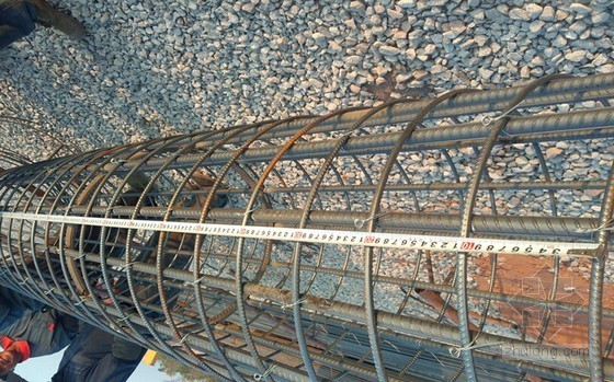 大面积屋盖钢桁架资料下载-[安徽]铁路枢纽站房及相关工程工程施工样板方案（70余页）