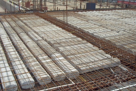 大跨度无梁楼板资料下载-[QC成果]提高无梁空心楼板混凝土施工质量