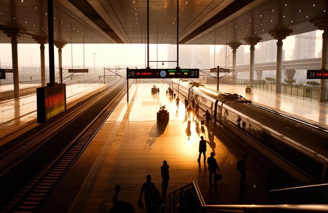 国际论坛中心设计任务书资料下载-中国高铁大逆转的十五年