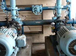 电站泵用自动补油器安装及维护-电厂泵站1.jpg