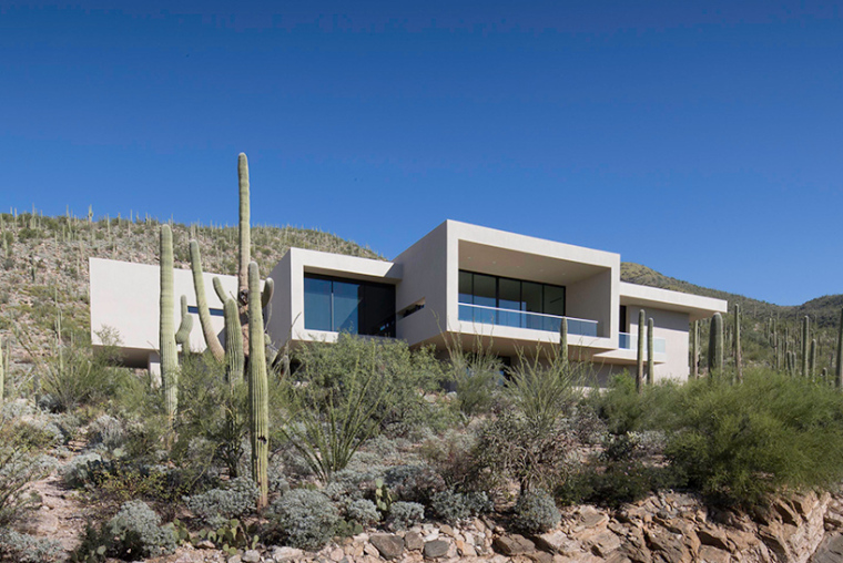 美国沙漠庭院住宅资料下载-美国沙漠中的住宅