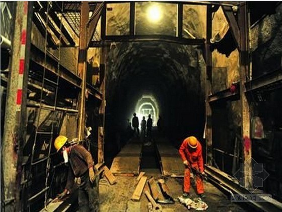 地下工程施工风险资料下载-地下工程施工现场安全手册48页
