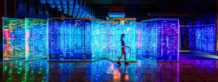 海南鲁能灯光艺术节-brut-deluxe-yuzhou-immersive-light-installation-designboom-010