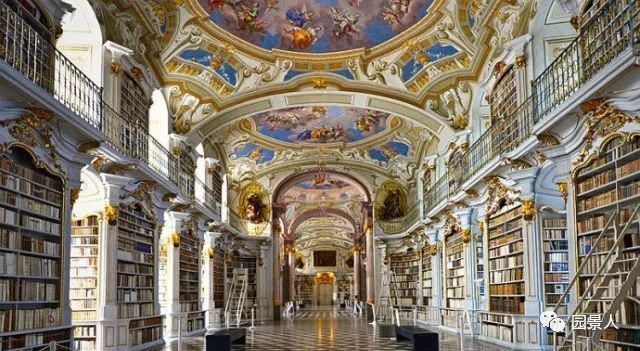 圣莫妮卡图书馆资料下载-一书一世界，全球最美的18家书店，你去过几家？