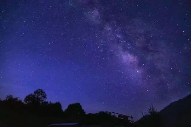 88年的他用10年青春把荒山变成最美星空露营地_43