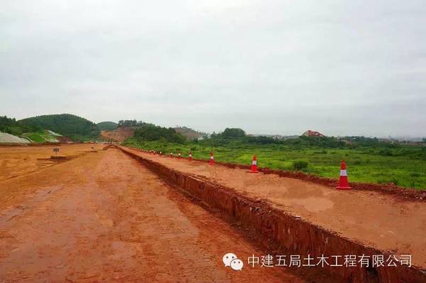 中建超牛的公路标准化施工工地，惹千人围观！_59