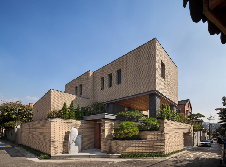 十字路口广场景观设计资料下载-韩国十字路口的住宅