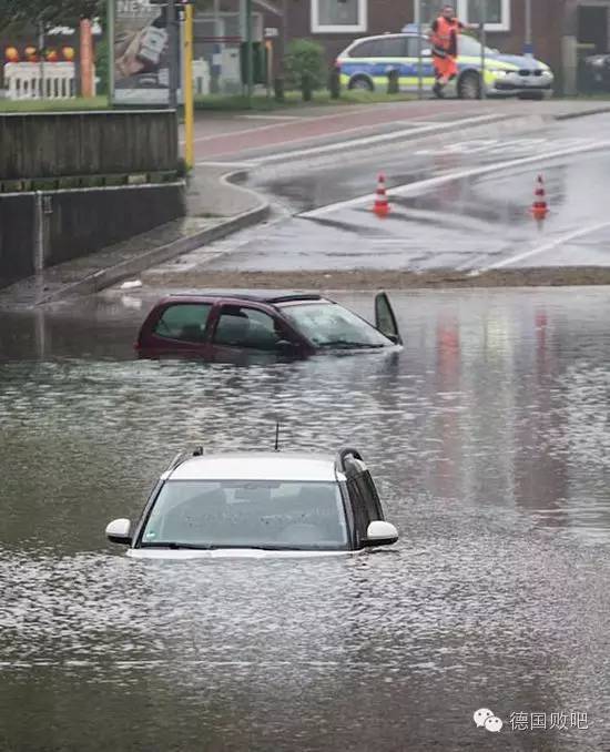 市政下水道施工图资料下载-雨这么大，德国下水道也不灵了