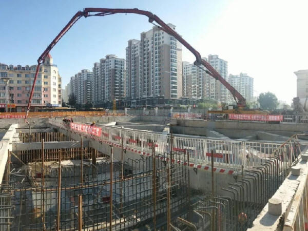 哈尔滨3号线资料下载-哈尔滨地铁项目工农大街站喜封金顶