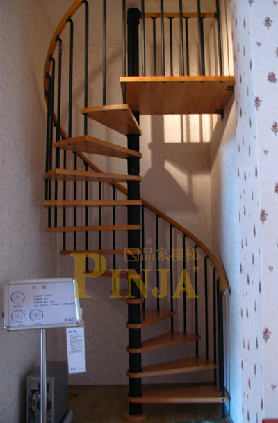 旋转钢柱楼梯资料下载-为您推荐几款常见的复式房钢木楼梯