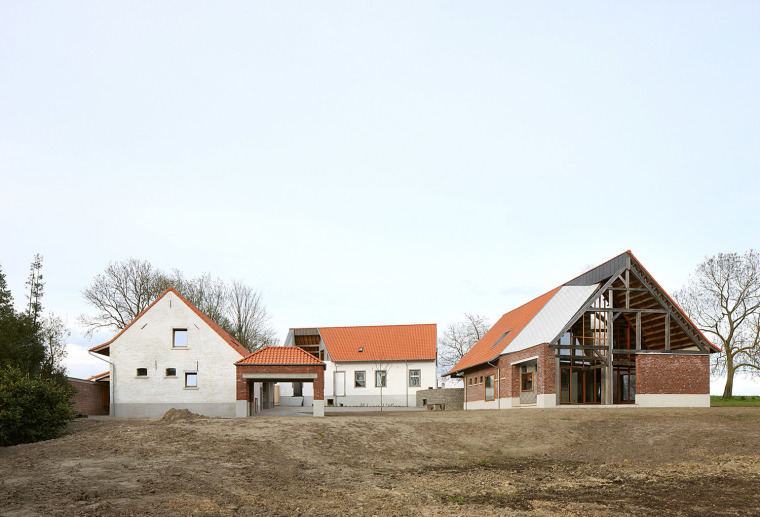 圆形建筑住宅资料下载-比利时农场改造住宅建筑
