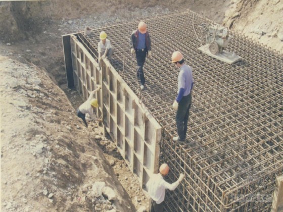 土质围堰施工方案资料下载-高速公路特大桥工程施工方案