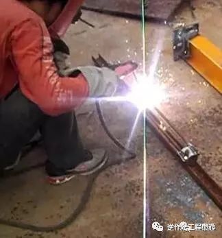 高层建筑采用这种悬挑架，可节约55%的工字钢用量_11