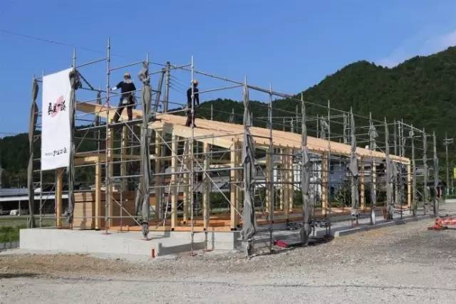 酚醛施工工法资料下载-日本领先世界的钢木组合结构（SE构法/SE工法）