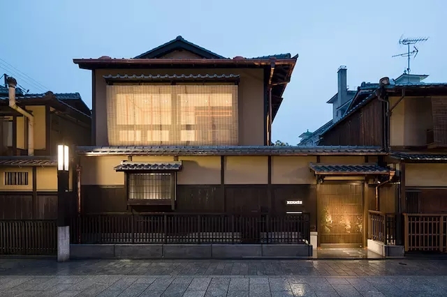 自助装修设计资料下载-在京都典雅的老房子里，爱马仕的自助洗衣店