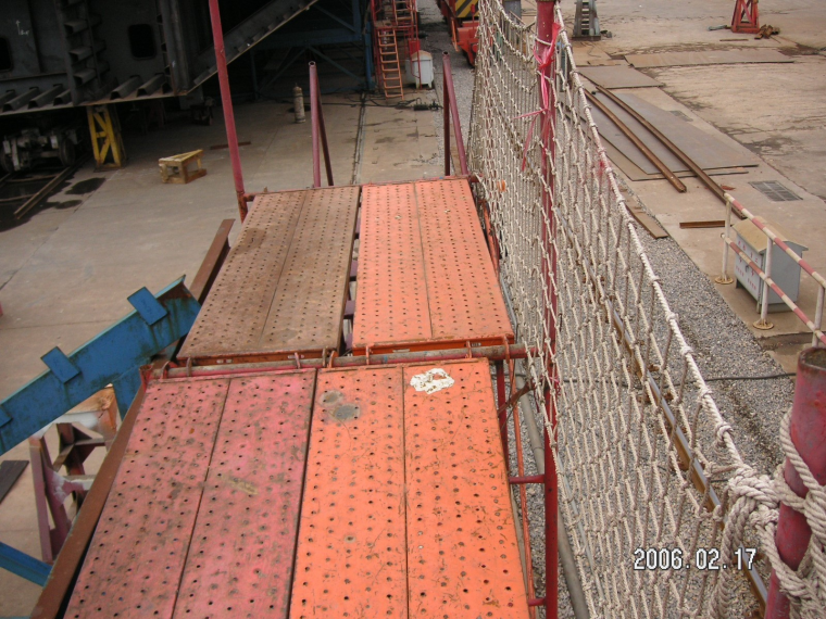 水闸机电安装安全保证措施资料下载-大桥安装安全生产保证措施
