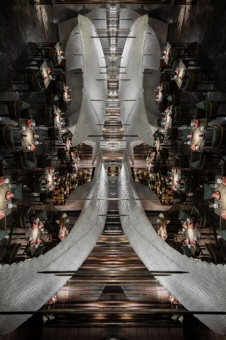 武汉艺术主题餐厅设计资料下载-40万片琉璃鹤羽，打造主题餐厅新地标，惊艳广州！