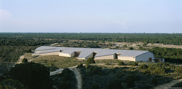 西班牙Doñana国家公园海洋博物馆-004-marine-world-museum-visitors-and-investigation-center-donana-national-park-by-cruz-y-ortiz-arquitectos