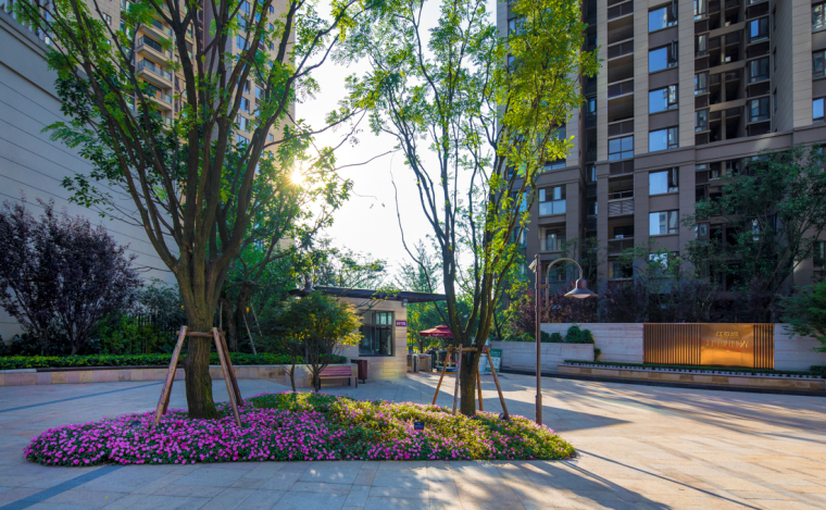 住宅岗亭资料下载-龙湖江城时光住宅景观