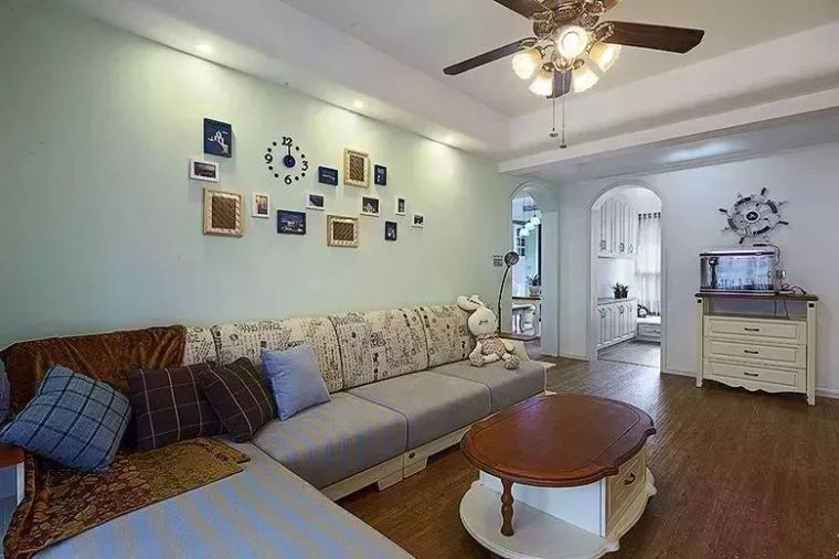 71款不同样式的客厅沙发背景墙效果图_39