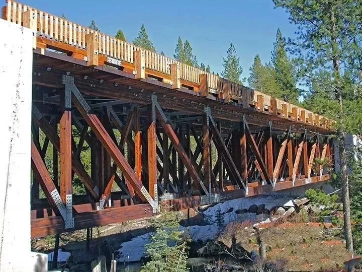 木结构桥梁，160米跨度，车还能在上面行驶_11