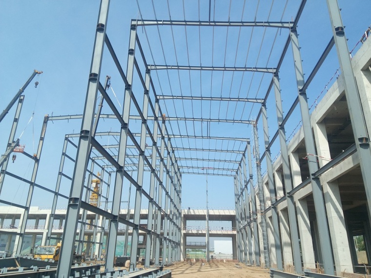 钢结构厂房柱吊装资料下载-24.5m门式刚架单层钢结构厂房吊装安全措施