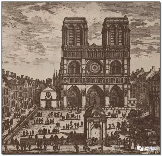 全人类痛哭！800年巴黎圣母院猛烈着火！塔楼撕裂轰然倒塌！_9