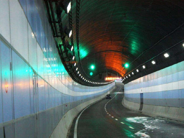 高速交通安全设施养护资料下载-改善国内隧道交通安全？国外的这些研究成果可借鉴