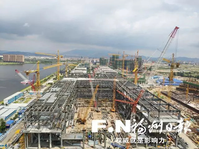 福州长乐数字中国会展中心资料下载-福州数字中国会展中心月底钢结构封顶 预计明年3月建成