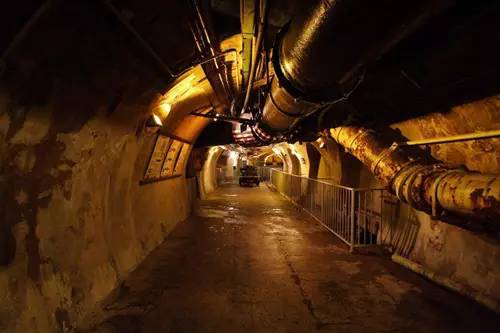 杭州地下井筒式停车库案例资料下载-全球城市地下综合管廊经典案例展示