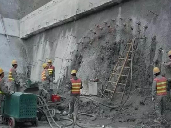 超前锚杆资料下载-隧道超前小导管注浆作业的施工技术
