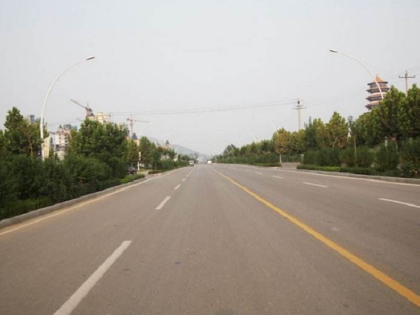 处理混凝土道路裂缝资料下载-浅谈西北地区混凝土道路的裂缝原因和预防措施