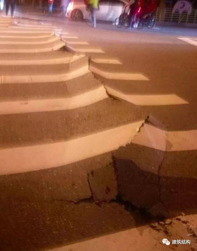 台湾花莲发生6.5级强震，统帅大饭店发生典型底部薄弱层倒塌_8