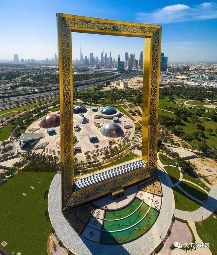 又炫富！迪拜花3亿建了个土豪“金相框”！_9