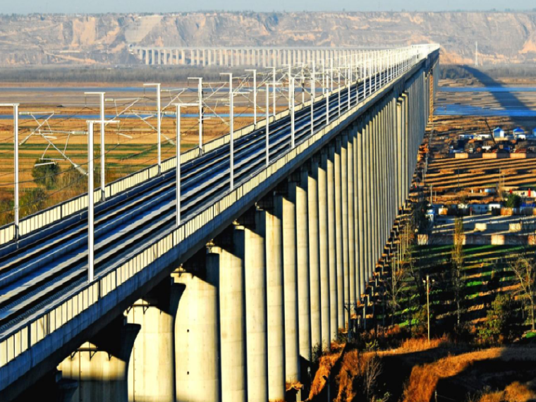 铁路黄河特大桥资料下载-新建铁路客运专线黄河特大桥施工及质量情况介绍（35页）