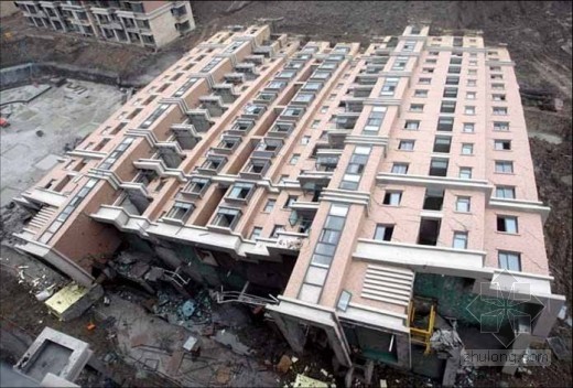 上海“莲花河畔景苑”在建楼整体坍塌事故分析_2