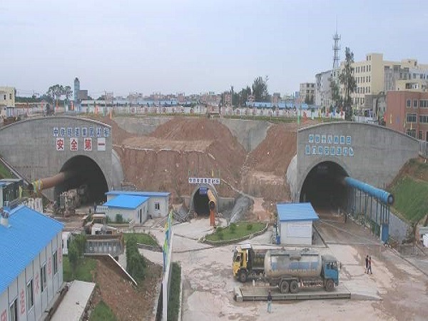 海岸线工程资料下载-中国海底隧道建设的发展态势（PPT版，共50页）