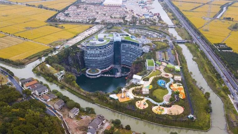 迪拜水下酒店资料下载-“入坑”12年，世界上海拔最低的五星级酒店在上海建成