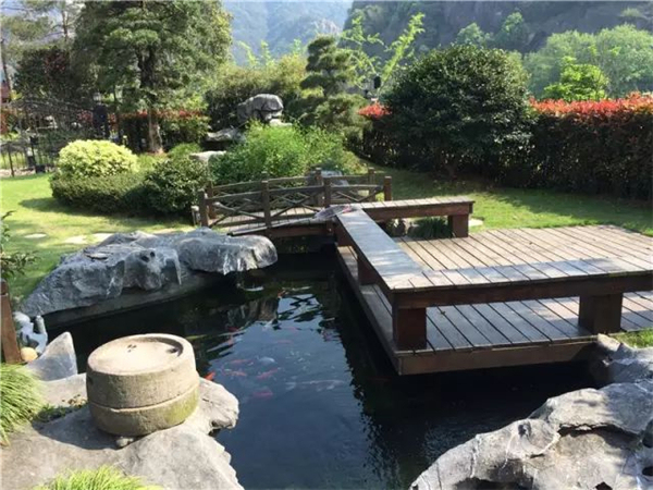 庭院鱼池CAD资料下载-南京庭院设计中建造锦鲤鱼池需要注意五大事项！